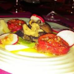 Confit mushroom, slow roasted tomato and leek sald